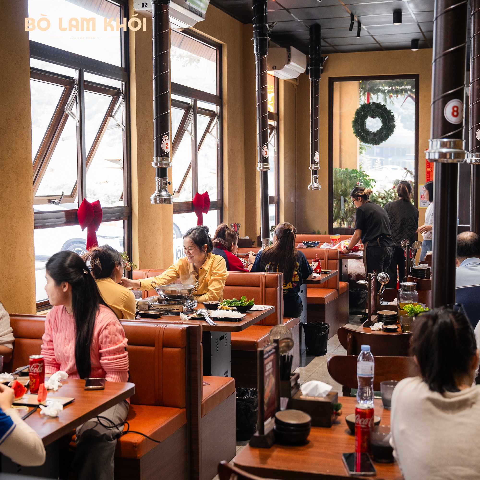 Không gian nhà hàng